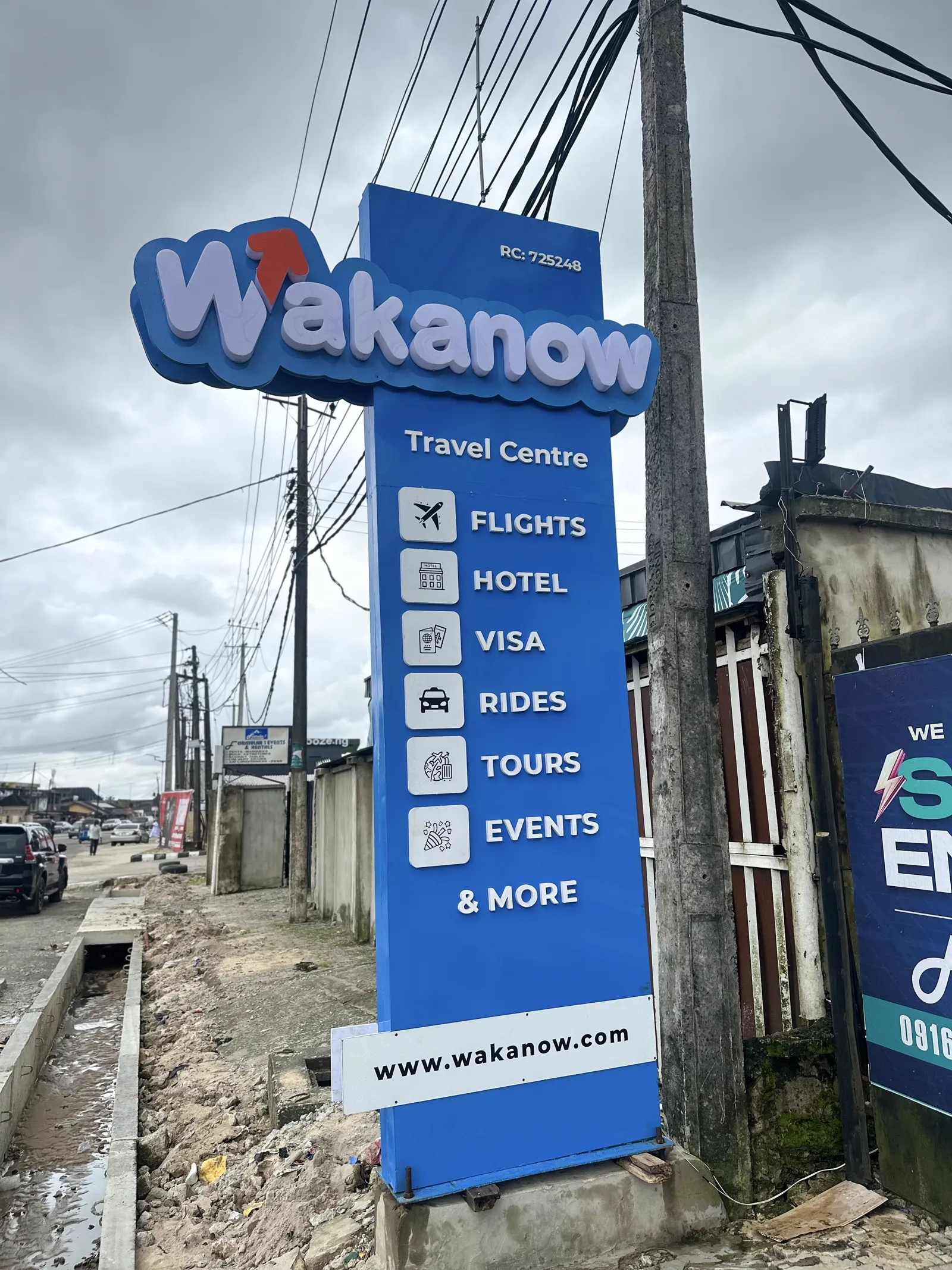 Branding and Activations, Roadside pylon